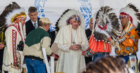 Tu sesión informativa del martes: el Papa se disculpa con los pueblos indígenas de Canadá